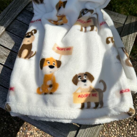 Cozy Companions Adopt Dogs Plush Throw Blanket 50x70 White Oversized NWT - Picture 2 of 9